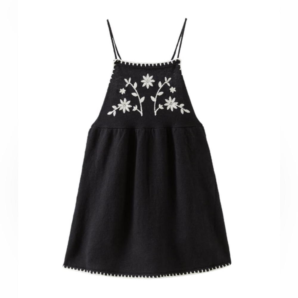 Zara 3T toddler girls knit and embroidered dress black and white - stitch detail